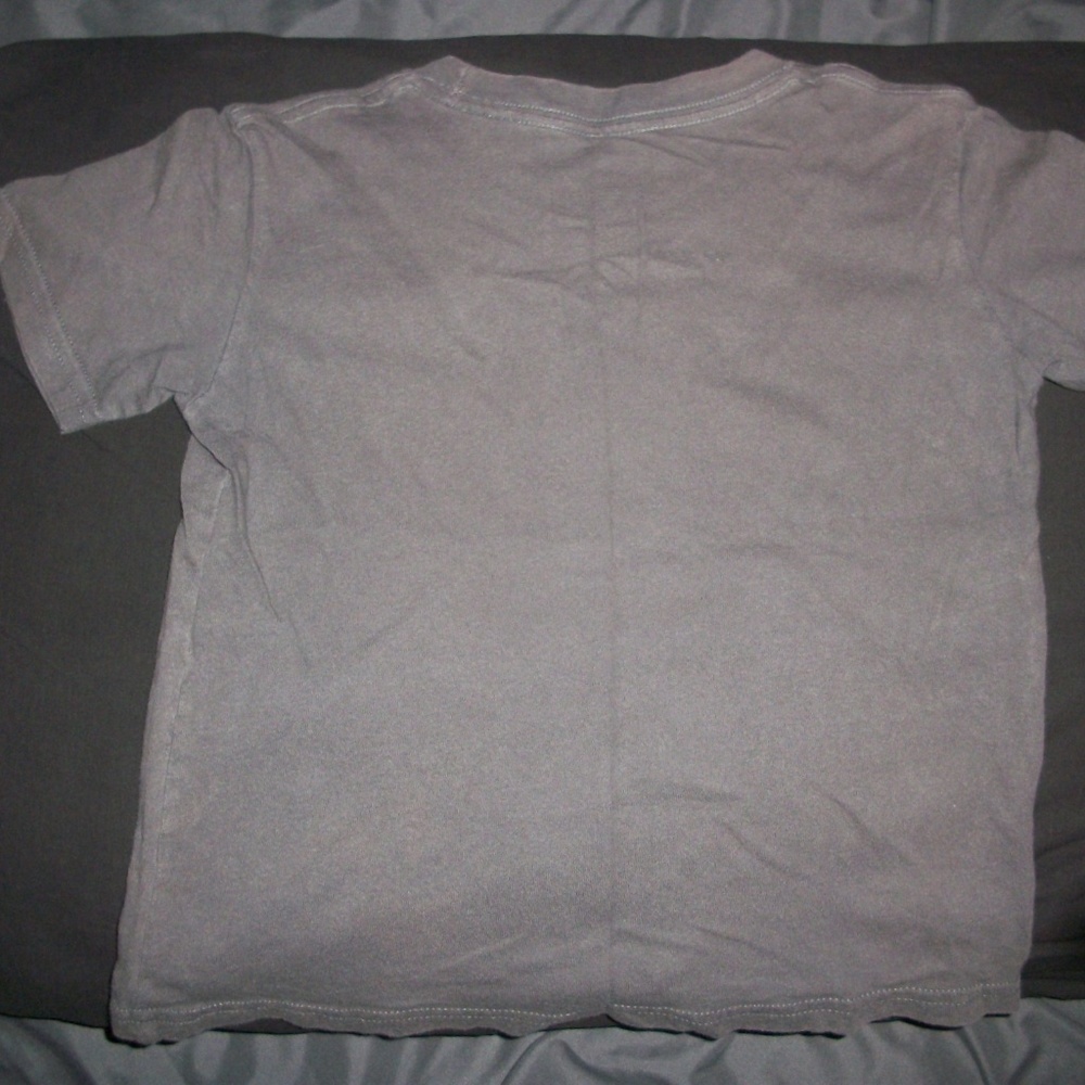 ~ Adorable headphone print t-shirt ~ - Picture 2 of 3